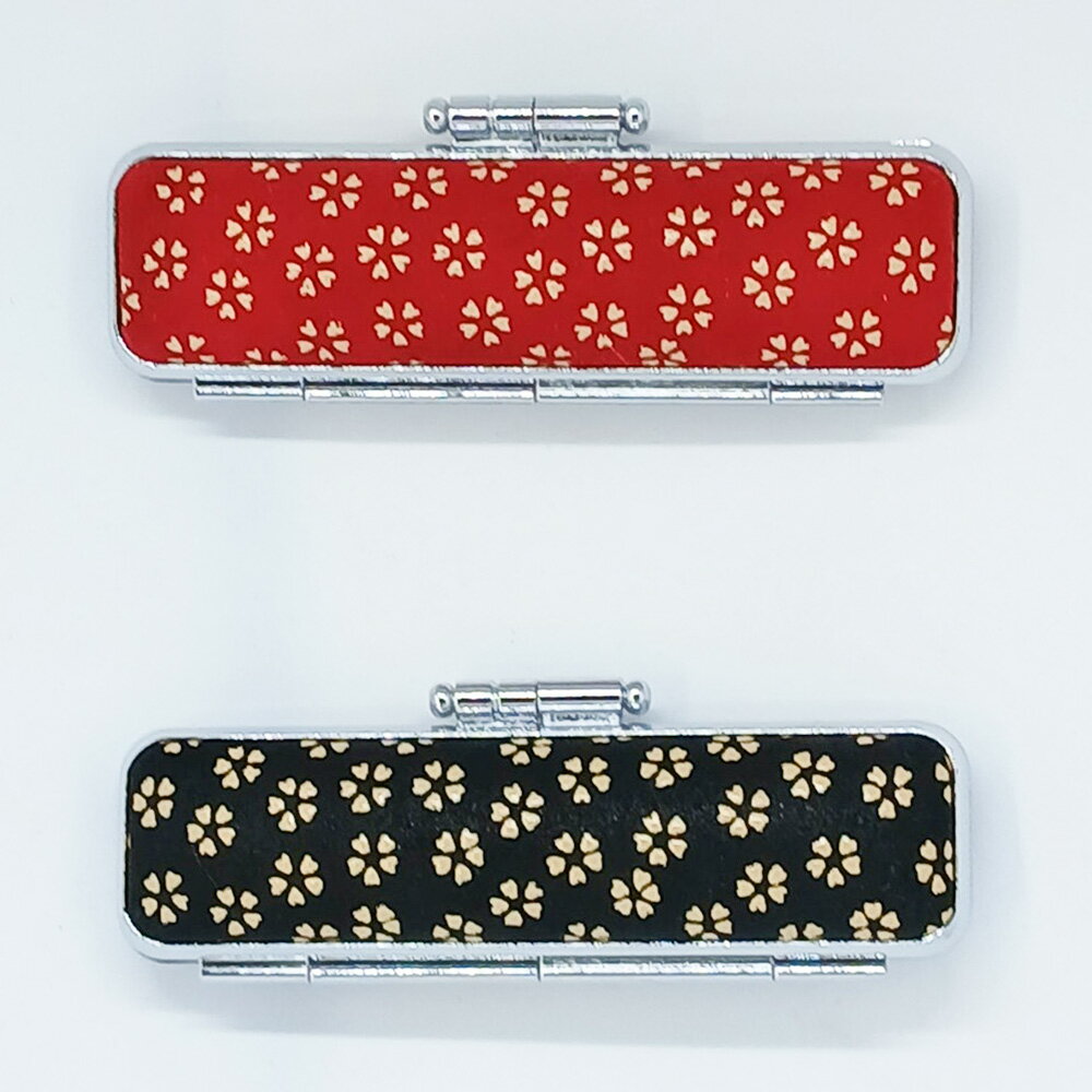 【ふるさと納税】甲州印伝ケース付 黒水牛印鑑（サクラ柄） 工芸品 伝統技術 認印用 銀行印用 耐久性