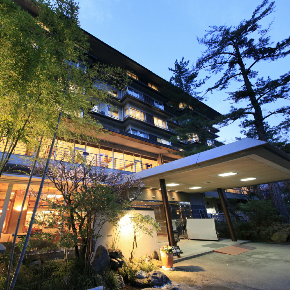 10位! 口コミ数「0件」評価「0」宿泊券 花火鑑賞付き 下部ホテル ペア 宿泊 株式会社下部ホテル 温泉 旅館 温泉旅館 ギフト券 金券 レストラン 食事 食事券 観光 ビュッフェ バイキング