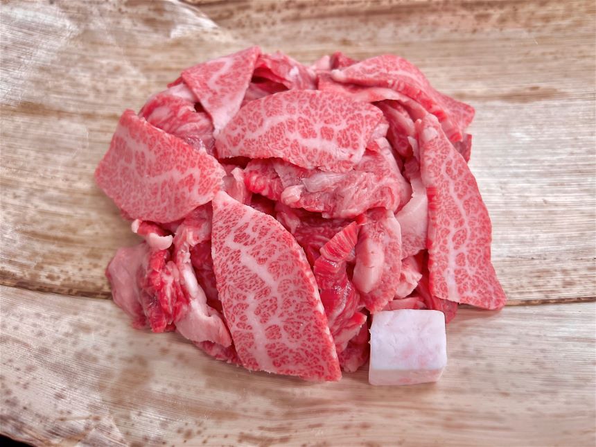 信州プレミアム 牛肉 切落し 焼肉用 ( ロース ・ カルビ ・ 赤身 ) 700g×2 牛匠 かぐらもみだれ付き