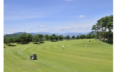 【ふるさと納税】ゴルフ 長野 グランヴィリオ 2日4名 チケット D ゴルフ場 ゴルフ場利用券 ランチ 旅行 施設利用券 利用券 トラベル スポーツ 信州 上田 長野県　【上田市】