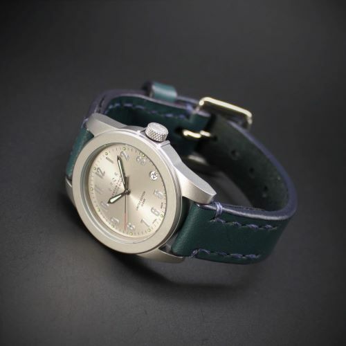 【ふるさと納税】＜腕時計 クオーツ式＞SPQR masterpiece 初代復刻文字盤【SOMESサドルレザーバンド】 | 腕時計 時計 ブランド SPQR スポール メンズ レディース 男女兼用 ギフト プレゼント 贈り物 アイボリー シルバー バンド7種