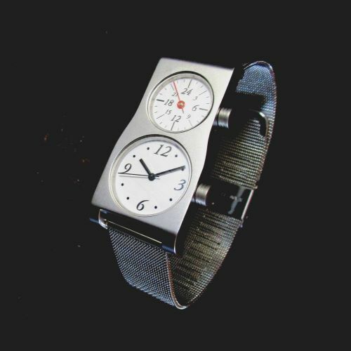 ふるさと納税 腕時計 クオーツ式 五十嵐 威暢 DUAL TIME 12 24（デュアルタイム） 時計 ブランド SPQR スポ f202045-okaya-10000188 長野県岡谷市 サンプル画像3