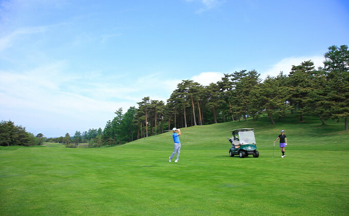【ふるさと納税】小諸高原ゴルフクラブ　ペアプレー券　 ゴルフ場 大自然 標高1000m 高原コース 富士山 八ヶ岳 北アルプス アップダウン ホール変化 レイアウト ビギナー ベテラン 快適 プレー