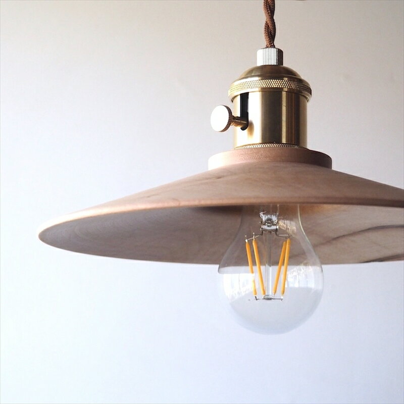 【ふるさと納税】国産かえでペンダントライト≪出荷時期：受注後、約5ケ月ほどで出荷予定≫ | 国産 かえで ペンダントライト ライト 照明 真鍮 ブラウン コード 長野県 塩尻市