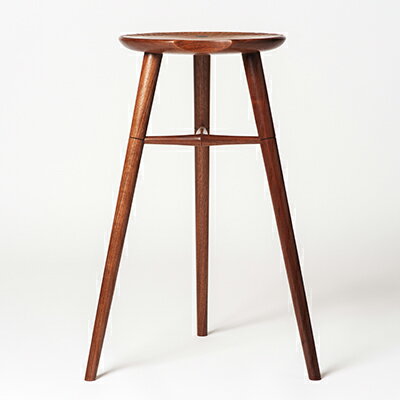 木工yamagen Crescent stool[walnut] [ インテリア 家具 いす チェア スツール 腰掛け 程よい高さ 軽い キッチン ワークスペース 玄関 花台 受注生産 ウォールナット ] お届け:受注生産のためお届けまでに約3〜6ヶ月となっております。