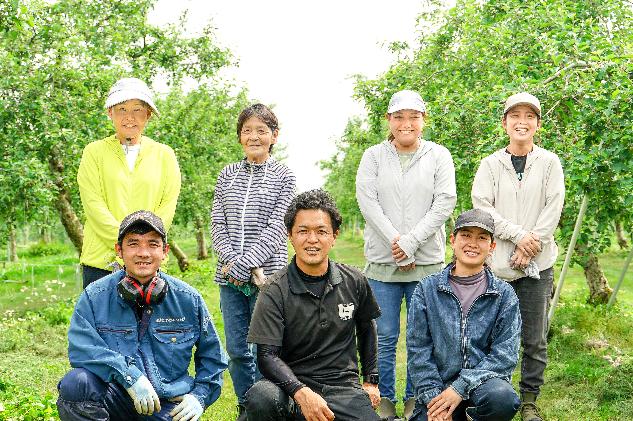 【ふるさと納税】与古美の無添加「そのまんま」りんごジュース4本セット　【飲料類・果汁飲料・りんご・ジュース・アップルジュース】