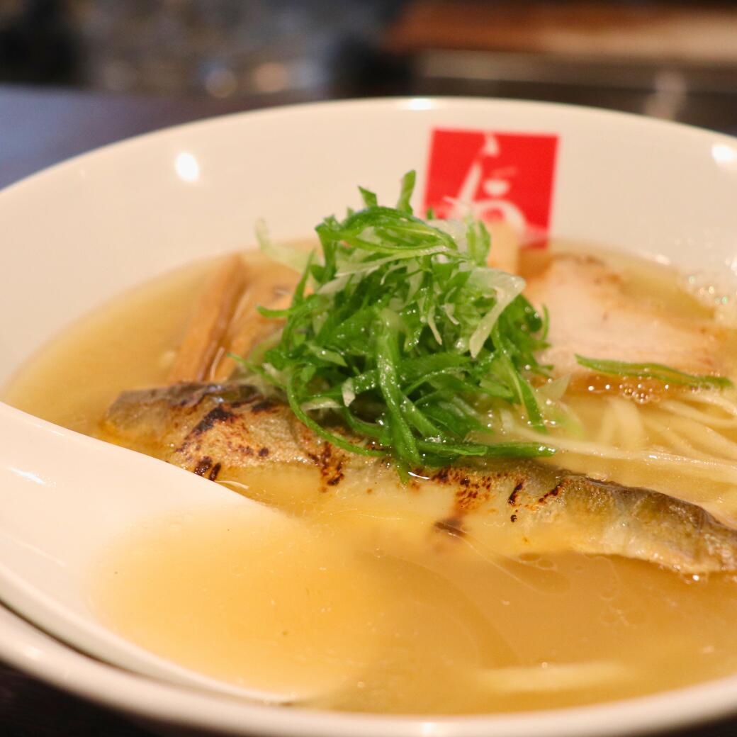 【ふるさと納税】麺切り白流ラーメン食べ比べセット　岐阜県産鮎の焼干しスープ3種（醤油・白醤油・しょっつる）　自家製鮎の焼干し　煮豚　メンマ付き　自家製多加水麺　冷凍ラーメン　焼干しそば　黒バラのり