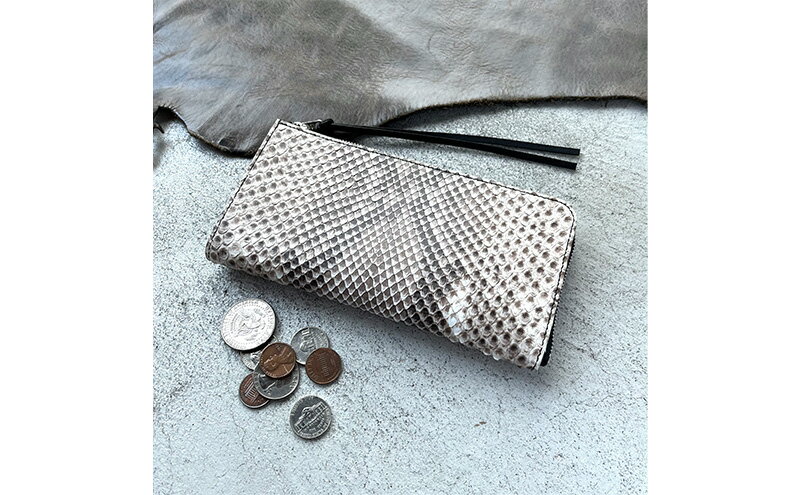 岐阜県美濃市の【ふるさと納税】本革 L字ファスナー長財布 ダイヤモンドパイソンレザー ファッション小物 イタリアンレザー プレゼント ギフト｜アングル2