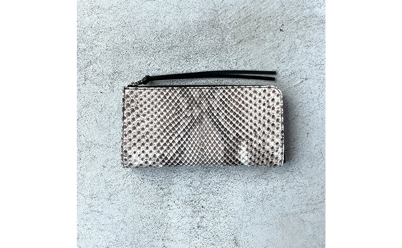 岐阜県美濃市の【ふるさと納税】本革 L字ファスナー長財布 ダイヤモンドパイソンレザー ファッション小物 イタリアンレザー プレゼント ギフト｜アングル3