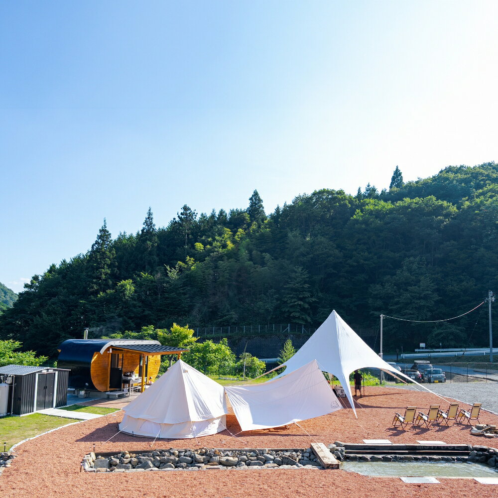 【ふるさと納税】【要予約】一日一組限定 貸し切り キャンプサイト Private Camp Field EBOSHI 1泊2日 利用券 ( 平日利用券 / 休日利用券 ) キャンプ場 利用券 体験型 アウトドア アクティビティ キャンプ 川遊び 宿泊 大自然 グランピング バーベキュー サウナ ペット同伴 f212199-gujo-10000979 岐阜県郡上市 サンプル画像2