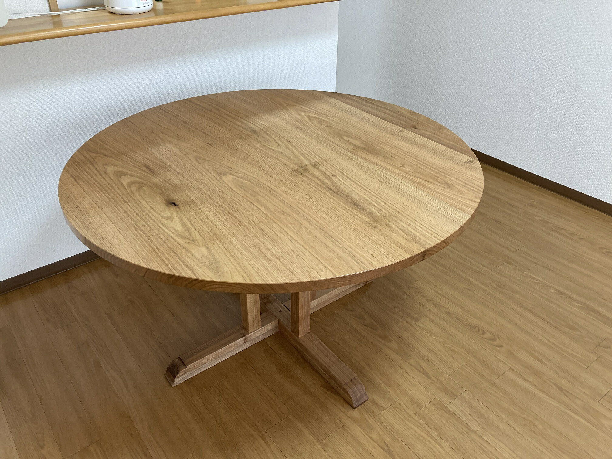 【ふるさと納税】使いやすく丸い木製のダイニングテーブル「胡桃の円卓」120