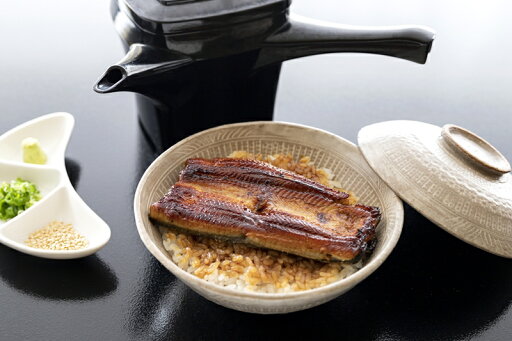 【ふるさと納税】 鰻ひつまぶしセット 鰻 うなぎ ウナギ ひつまぶし 創業130余年の味 創業明治22年 割烹菱屋 が仕上げる 三島 特産 のうなぎの 蒲焼 と 特製 の だし汁 のセット 静岡県 三島市 【ふるさと納税】 鰻ひつまぶしセット 鰻 うなぎ ウナギ ひつまぶし 創業130余年の味 創業明治22年 割烹菱屋 が仕上げる 三島 特産 のうなぎの 蒲焼 と 特製 の だし汁 のセット 静岡県 三島市