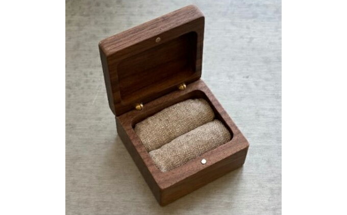 【ふるさと納税】 木製 ジュエリーボックス ウォールナット 四角 天然木 無垢 藤枝家具 アクセサリーケース 収納 小物入れ おしゃれ 北欧 和風 モダン ナチュラル 木工 ギフト プレゼント 贈り物 誕生日 記念日 結婚祝い 新築祝い 引っ越し祝い 藤枝市 静岡県