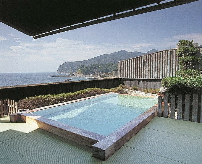 【ふるさと納税】【西伊豆・土肥温泉 たたみの宿 湯の花亭】宿泊補助券30,000円分 / 宿泊 温泉 温泉宿 旅館 ホテル 旅行 旅行クーポン 商品券 補助券 観光 温泉旅行 高級旅館 贅沢 くつろぎ ゆとり カップル ペア 夫婦 家族 宿泊 静岡県 伊豆市 [10-021]その2