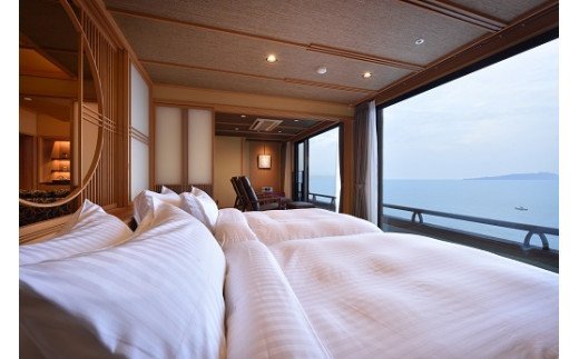 【ふるさと納税】伊豆北川温泉「望水」ムーンロードスイートに泊まる！スパトリートメントを楽しむ！1泊2食・2名様プラン＋伊豆北川温泉オフィシャルミュージックCD「MOON ROAD」プレゼント　J005／部屋食　スパ　CD　静岡県　東伊豆町 f223018-higashiizu-10000240 静岡県東伊豆町 サンプル画像3