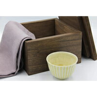 茶具+CHAGUTASU「KUMU茶箱」風呂敷(薄紫)×茶碗(黄)×茶箱(ウォールナット)