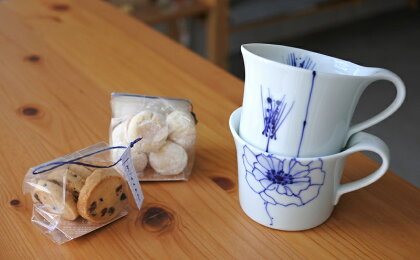 ティータイムセットA(瀬戸染付焼カップとクッキー)