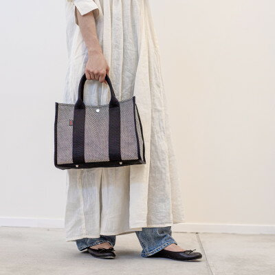 【ふるさと納税】三河木綿刺子織　sasicco　スクエアトートM 　消防刺子【1683961】