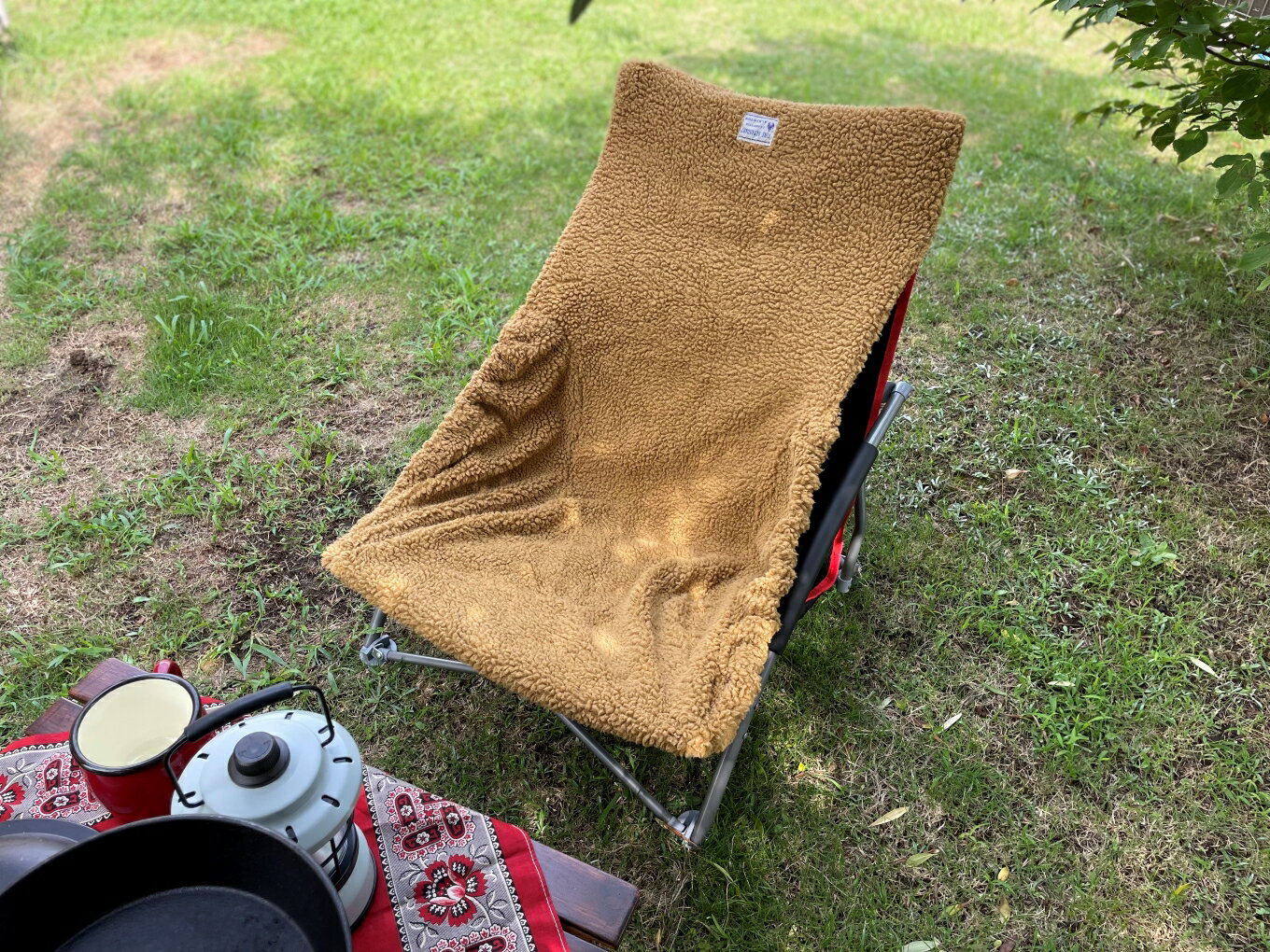 【ふるさと納税】G0511 赤外線 を吸収して暖かくなる 難燃ボアのチェアカバー Lサイズ アルバートン 男女兼用ブランケット 毛布 ボア 起毛 柔らかい 暖かい 軽い 弾力性 アウトドア スポーツ観戦 キャンプ 防寒 冬 赤外線を吸収 難燃 日本製 座り心地 ギフト