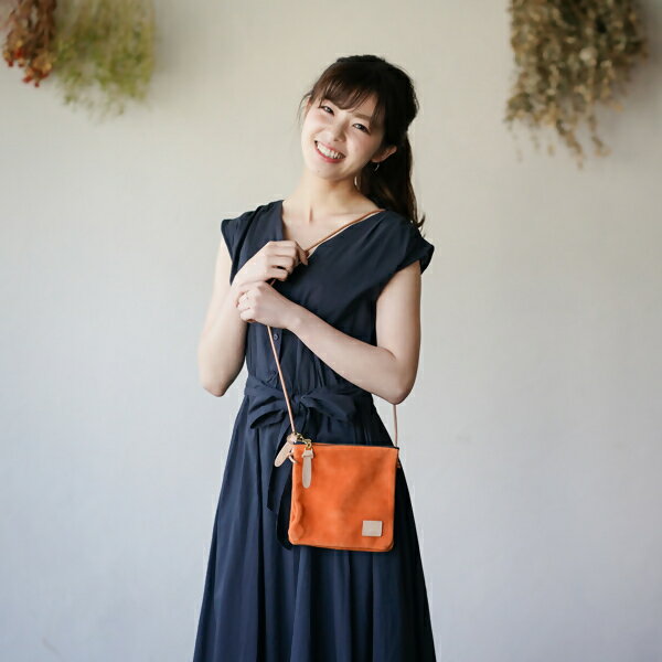 【ふるさと納税】テールポシェットSサイズ ｜楽天限定 革 本革 レザー ポシェット ショルダー バッグ 鞄 かばん カバン 肩掛け お土産 おみやげ プレゼント ギフト おしゃれ 選べる カスタム オリジナル 犬山 犬山革工房 ベロア ミニマム 送料無料