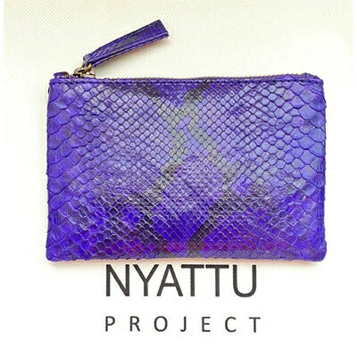 【ふるさと納税】NYATTU PROJECT 天然パイソン革(ヘビ革)フラグメントケース(ポーチ)グレープダイヤ【1119133】