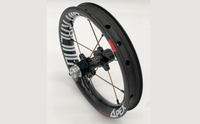 【ふるさと納税】【限定5個！】APEXキックバイク用ホイール　【 工芸品 装飾品 GOKISO キックバイク 競技 子供 軽量化 加速 ベアリング ハブ 】