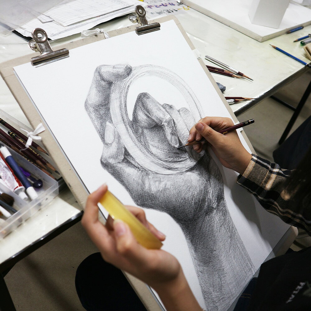 【ふるさと納税】 【絵画の基本を知る☆】鉛筆デッサン　体験教室 ／ デッサン基礎 絵画体験 観察力向上 明暗表現 構図レッスン 初心者歓迎 手ぶら参加 大人の習い事 一人参加OK 週末体験 室内アクティビティ 作品持ち帰り 額装付き 美術入門 送料無料 愛知県 AN003 f234419-agui-10000235 愛知県阿久比町 サンプル画像3