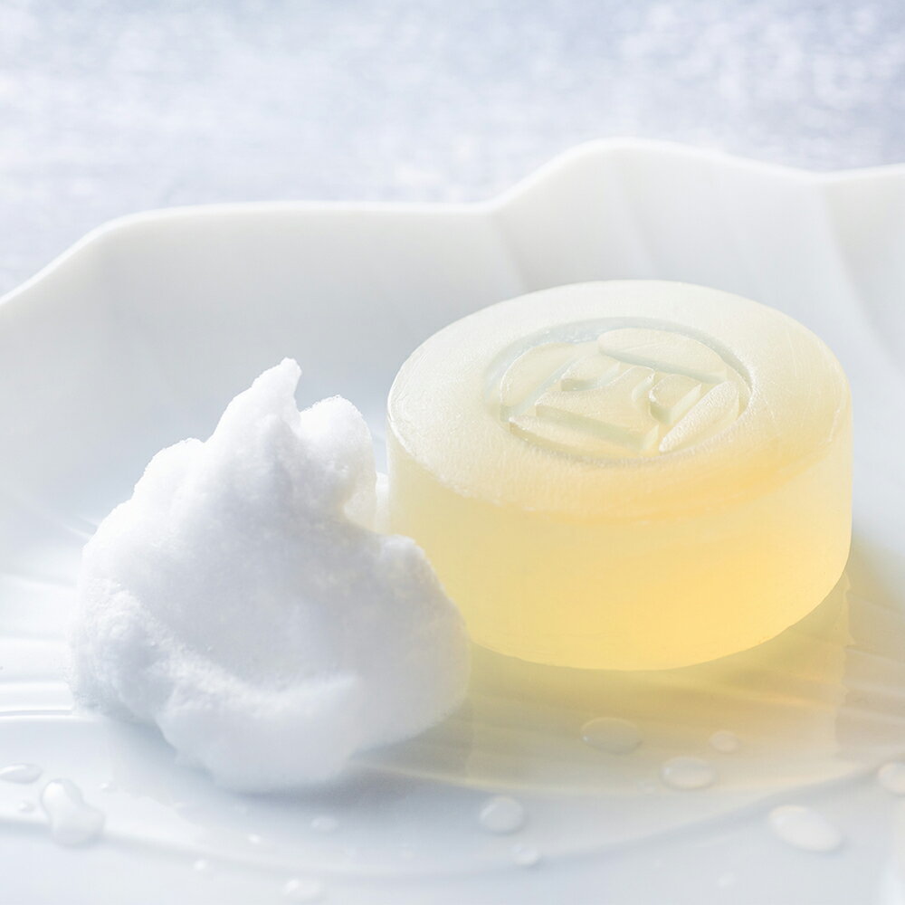 【ふるさと納税】四日市認定地場特産品【泗水十貨店（しすいじっかてん）】オリブ透明石けん　川村養蜂場のハチミツ配合　手提げ袋付き ORIBU透明石鹸【大正時代 創業 職人 こだわり製法 石けん せっけん 石鹸 ソープ フェイスウォッシュ 無添加 天然 自然派 敏感肌】