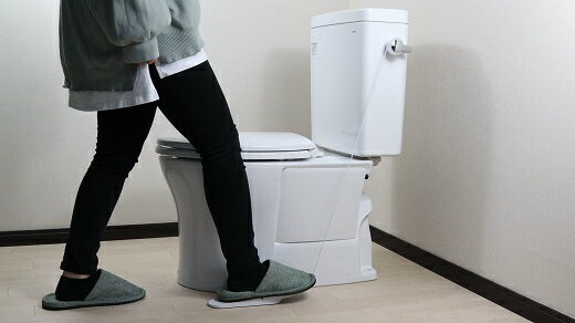 【ふるさと納税】トイレのレバーにさわらず流す「FUMITEKO／フミテコ」洗浄 レバー 非接触 工事不要 取り付け リフォーム 簡単　ユニバーサルデザイン 足踏みペダル 清潔 東海樹脂加工