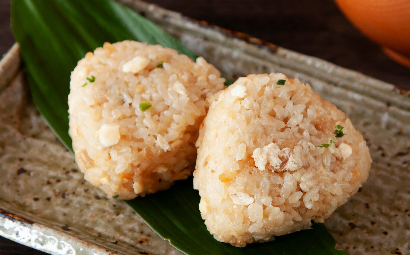 【ふるさと納税】鯛めしころりん 4個 と おめで鯛赤飯 4個（計 8個 ）の めでたい おにぎり セット 個包装 お祝い 祝い 正月 鯛めし おむすび レンジ 冷凍 簡単 祝辞 正月 おもてなし コシヒカリ 赤飯 もち米 ささげ豆 真鯛 鯛 タイ ME-92