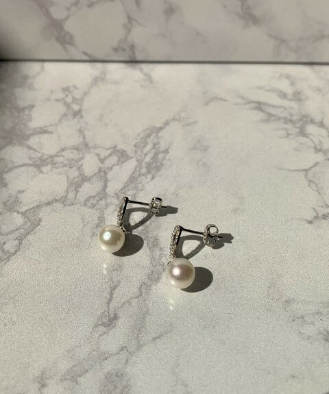【ふるさと納税】あこや本真珠 ピアス 6.5-7.0mm シルバー ロジウム加工 ジルコニア付 パールピアス 保証書 ケース付 本真珠 アコヤ真珠 レディース ジュエリー アクセサリー フォーマル 普段使い ギフト 三重県 伊勢志摩 25-15
