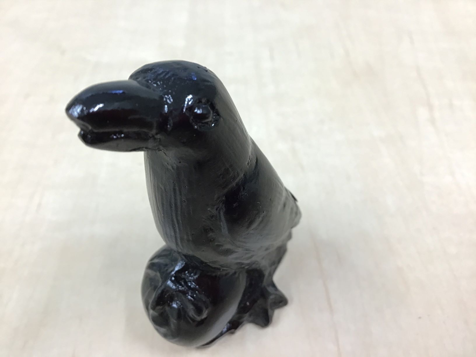 【ふるさと納税】那智黒石のまち熊野☆【徳村屋のやたがらす(小)の置物】