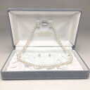 【ふるさと納税】 真珠 パール アクセサリー ネックレス イヤリング ピアス 伊勢志摩 志摩 三重県 あこや セット ジュエリー 冠婚葬祭 結婚式 葬式 入学式 卒業式 成人祝い / 老舗の真珠専門店・高品質アコヤ真珠 ネックレス・ イヤリング ・ ピアス セット5.5~6.0ミリ