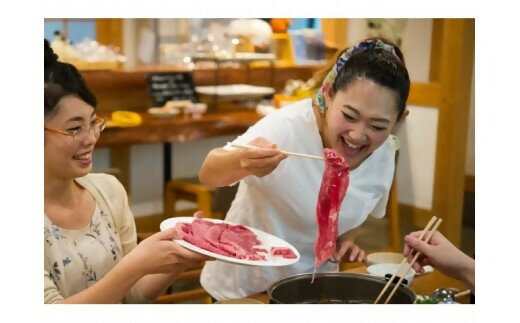 松阪牛の本場で松阪牛のすき焼き体験(ペア)国産牛 松阪牛 松坂牛 日本三大 高級和牛 黒毛和牛 ブランド牛 霜降り 送料無料 牛 牛肉 肉 にく 大人気 贅沢 おすすめ 贈り物 リピート 三重県 多気町