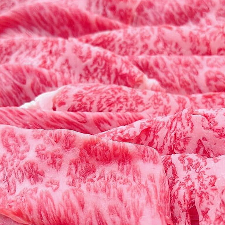 【ふるさと納税】冷凍 松阪牛 肩ロース すき焼き 800g ／ 瀬古食品 ふるさと納税 牛肉 松阪肉 名産 ブランド 霜ふり本舗 牛肉 お肉 肉 和牛 黒毛和牛 国産 国産牛 松阪牛 すき焼き ブランド牛 ご自宅用 家庭用 ギフト 贈答用 産地直送 松阪 牛 三重県 大台町 (370) f244431-odai-10000355 三重県大台町 サンプル画像3