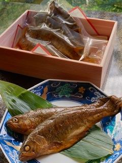 名代 虹鱒(ニジマス)の甘露煮 10尾入り