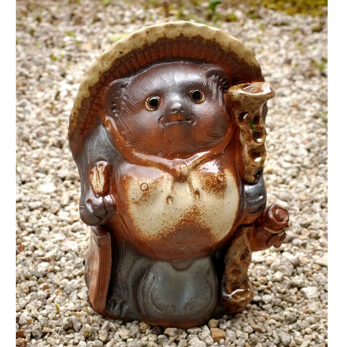 【ふるさと納税】信楽焼 八寸 福ひねり狸 | 滋賀県 甲賀市 滋賀 支援 支援品 返礼品 信楽 焼物 伝統工芸 工芸品 陶器 タヌキ たぬき 置き物 玄関 インテリア 庭 雑貨 ガーデニング オーナメント 飾り おしゃれ オブジェ 焼き物 動物 玄関飾り オシャレ 伝統 工芸 縁起物のサムネイル