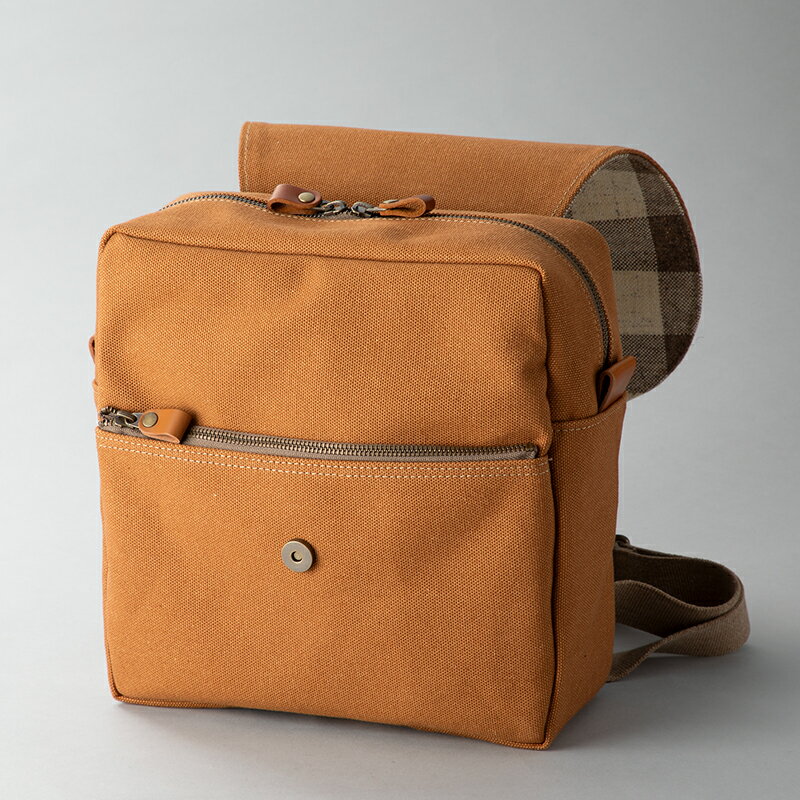 【ふるさと納税】【J-240】kii工房　帆布かばん　かぶせプランプリュック　先染めキャメル【高島屋選定品】