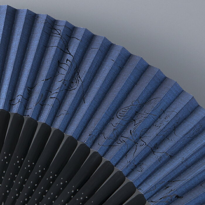 【ふるさと納税】【L-555】鈴木扇子店 鳥獣戯画うるし画紺地（黒染骨/男性用） ［高島屋選定品］