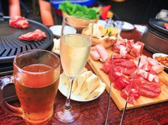 【ふるさと納税】 近江牛プレミアムBBQ及びクラフトビール飲み放題チケット（2名様用） 食事券 バーベキュー 近江牛 ブランド牛 ビール クラフトビール ディナー 人気 国産 楽天 寄付 返礼品 贈り物 ふるさと納税 滋賀県 近江 東近江 D26 パンカフェKOKON～江近～