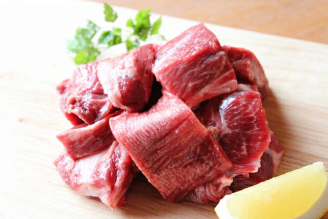 [近江牛 角切り(煮込み用)800g] 肉 牛肉 冷凍 煮込み ブランド牛 三大和牛 和牛 贈り物 ギフト プレゼント 滋賀県 竜王