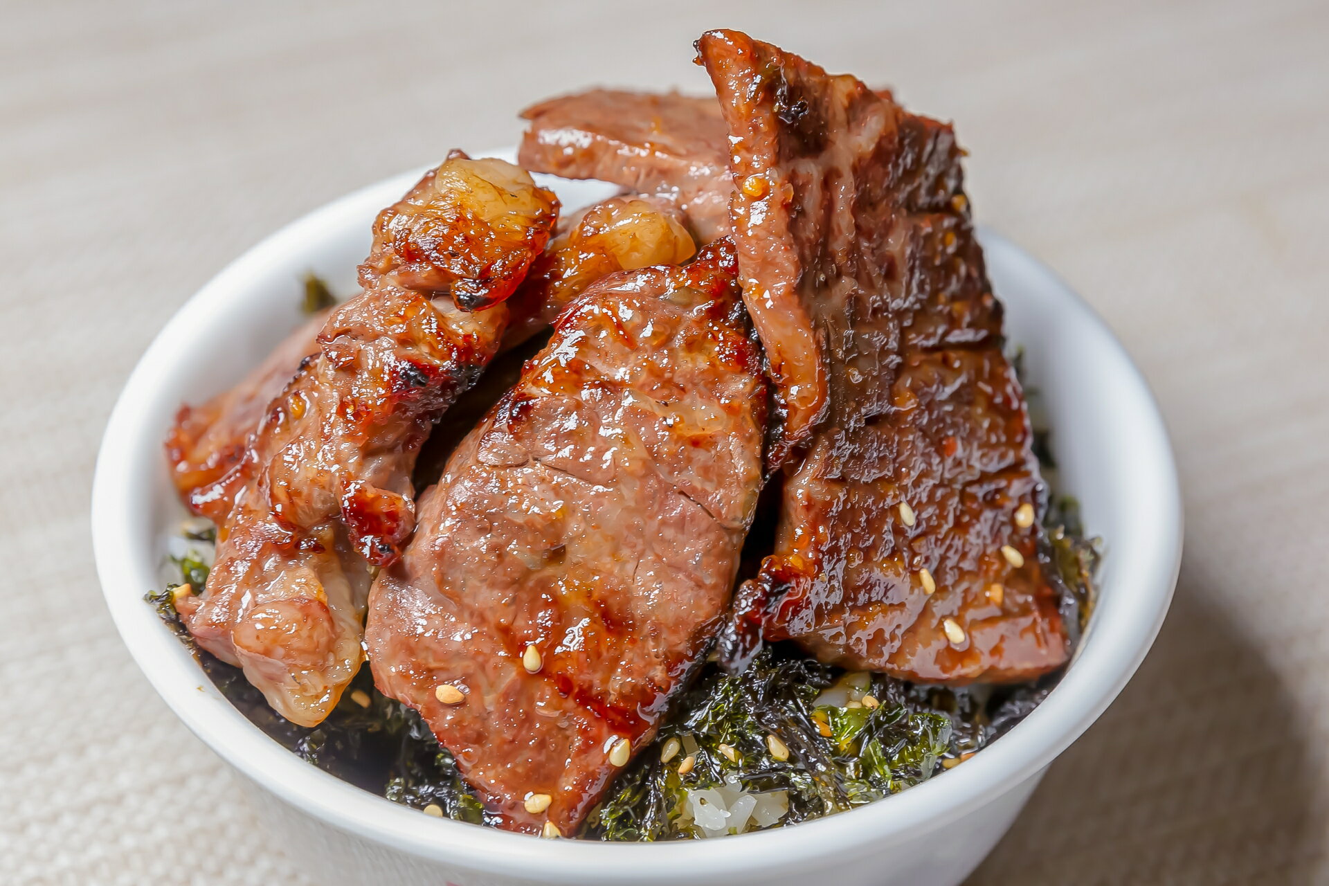 【ふるさと納税】 【近江牛 味付焼肉(280g)】肉 牛肉 焼肉 ブランド牛 三大和牛 和牛 黒毛和牛 冷凍 お弁当 おかず お惣菜 滋賀県 竜王のサムネイル