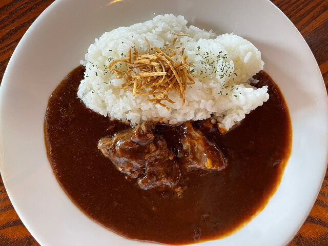 [「近江牛」お肉ごろごろカレー(230g×3) ]肉 牛肉 ブランド牛 三大和牛 和牛 黒毛和牛 近江牛 保存食 レトルト おかず お惣菜 滋賀県 竜王