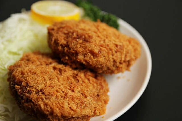 [近江牛 ハンバーグカツ 10個] 肉 牛肉 ハンバーグ カツ 冷凍ブランド牛 三大和牛 和牛 黒毛和牛 冷凍食品 お弁当 おかず お惣菜 産地直送 滋賀県 竜王