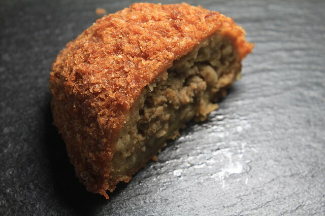 【ふるさと納税】 【近江牛 ハンバーグカツ 10個】 肉 牛肉 ハンバーグ カツ 冷凍ブランド牛 三大和牛 和牛 黒毛和牛 冷凍食品 お弁当 おかず お惣菜 産地直送 滋賀県 竜王