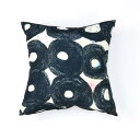 【ふるさと納税】【ヘラルボニー】ART CUSHION（Sanae Sasaki／（無題）（丸）） | 京都府 京都市 京都 逸品 お取り寄せ ご当地 ギフト お祝い 内祝い