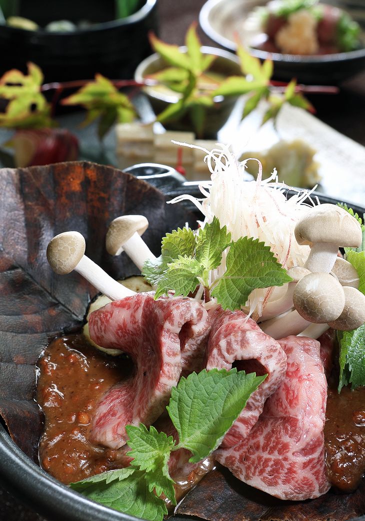 【ふるさと納税】「離れ」にのうみ 京懐石 雅の夕食付宿泊券（繁忙期の休前日・土曜日／4人用） 京野菜の宝庫 京都・亀岡で京料理付の古民家ステイ／明智光秀のまち《観光 体験 宿泊》