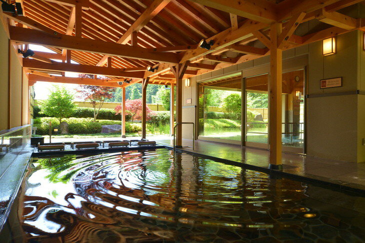 京都 湯の花温泉 おもてなしの宿 渓山閣 エステ付 ペア 宿泊券(1泊2食付)≪京都 旅行 温泉 旅館 ホテル 観光 トラベル チケット クーポン 旅行券≫☆月間MVPふるさと納税賞 第1号(2020年10月)・SDGs未来都市亀岡