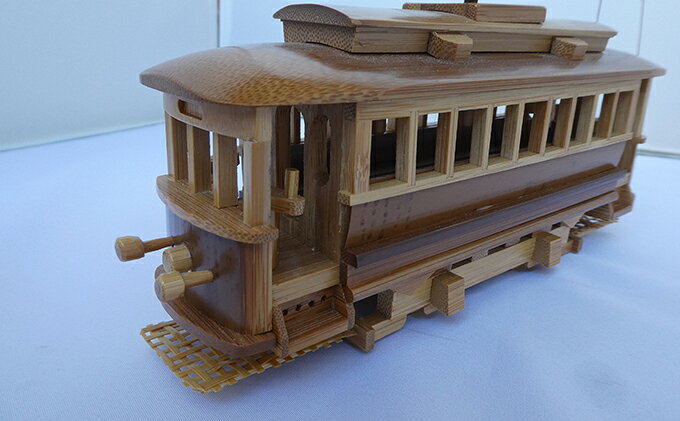 【ふるさと納税】数量限定 チンチン電車 竹製 23x6xh12（17）cm 工芸品 インテリア 手作り 電車 路面電車 置物 f262081-muko-10000066 京都府向日市 サンプル画像3
