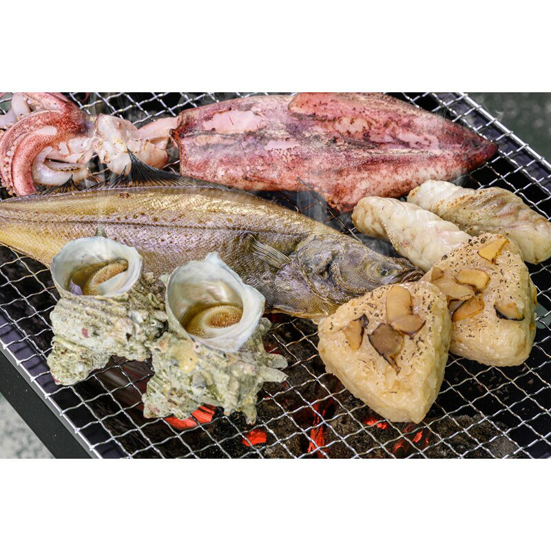 【ふるさと納税】BBQに最適！　誰でも簡単に焼ける　サザエ＆白イカ＆干物セットに...